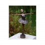 Pronssinen patsas "Balettitanssija"