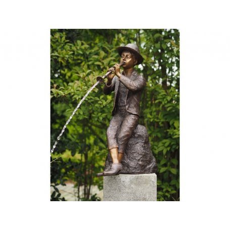 Pronssinen allaskoriste patsas Huilupoika