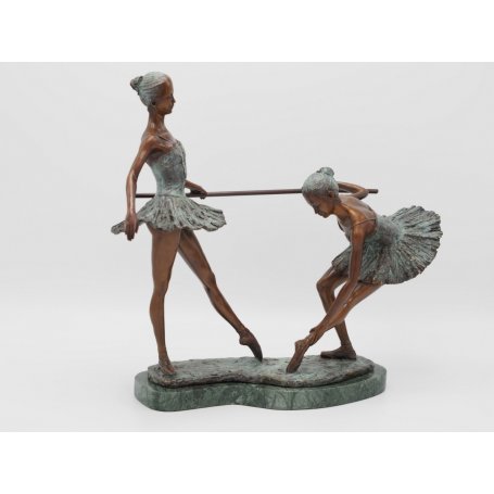 Pronssinen patsas "Baletti tunti"