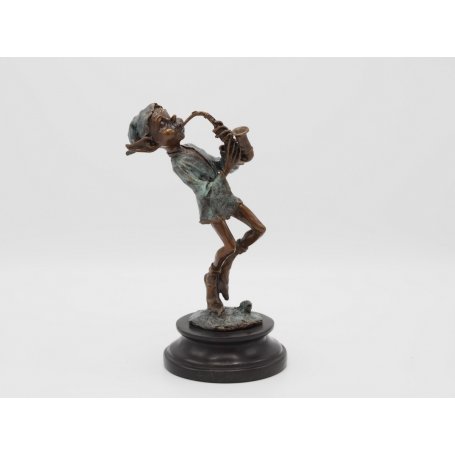 Pronssinen patsas "Hobgoblin II"