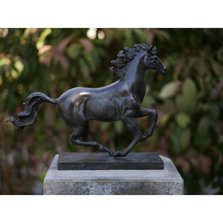 Pronssinen hevospatsas "Galloping stallion"