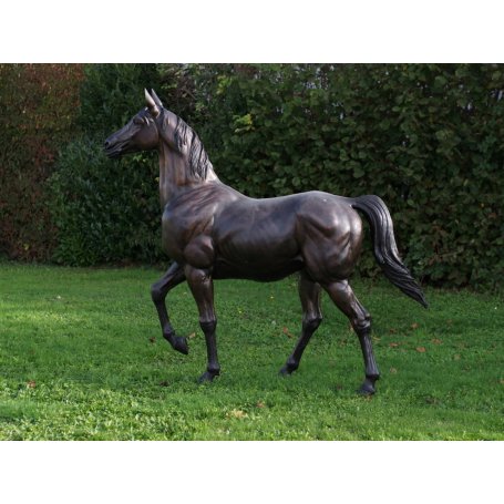 Suuri Pronssinen hevospatsas "Horse I"