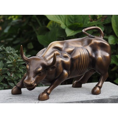 Pronssinen härkäpatsas "Wall Street Bull"