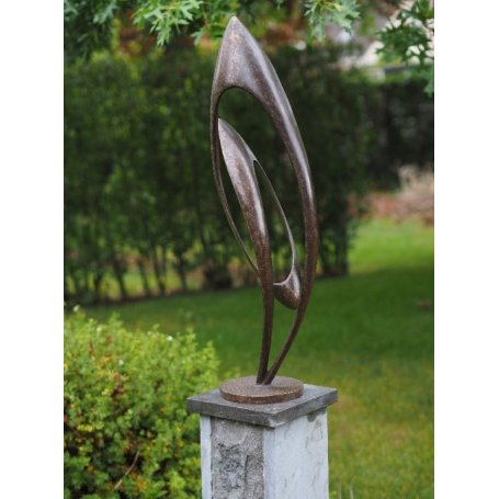 Pronssinen moderni patsas "Endless"