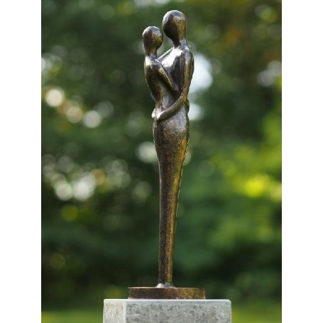 Pronssinen moderni patsas "Sylikkäin"