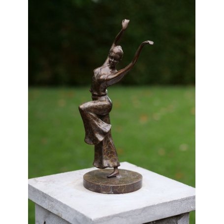 Pronssinen patsas "Salsa I"