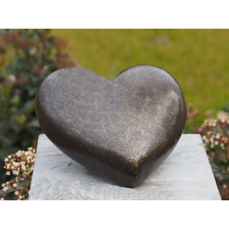 Pronssinen sydän patsas "Heart Urn"