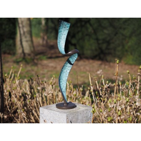 Pronssinen patsas "Helix"