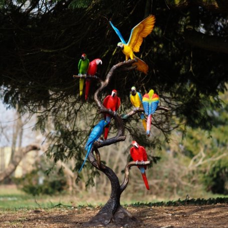 Pronssinen Papukaija patsas "8 parrots on a tree - COLOR"