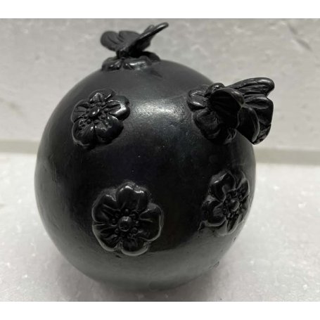 Pronssinen muisto patsas "Flowers And Butterflies Urn"