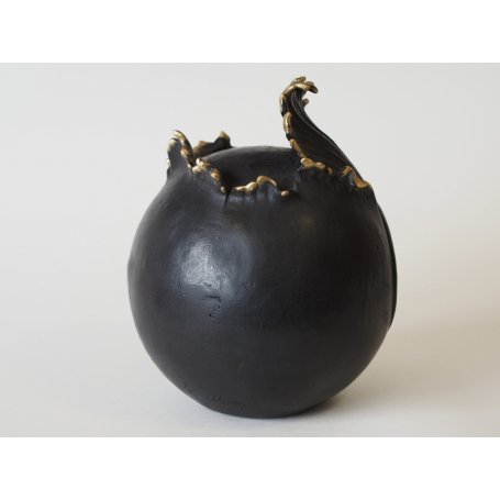 Pronssinen muisto patsas "Flames Urn"