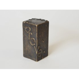 Pronssinen muisto kuutio patsas "With Us Forever Urn"