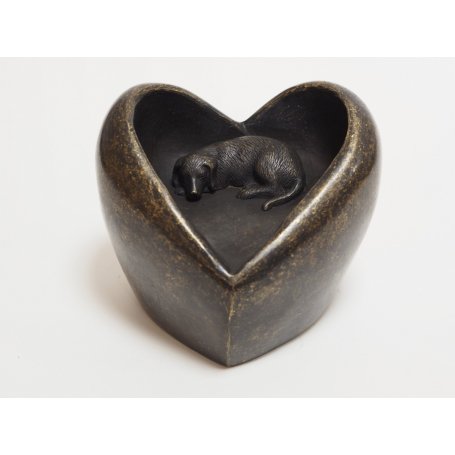 Pronssinen sydänmuisto patsas "Dog With Heart Urn"