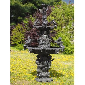 Pronssinen enkeli suihkulähde "Fountain with angels" Pronssinen enkeli suihkulähde "Fountain with angels"