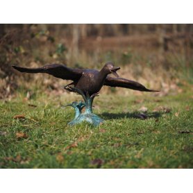 Pronssinen lintu patsas "Flying duck"