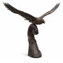 Pronssinen kotka patsas "Eagle on a wave"